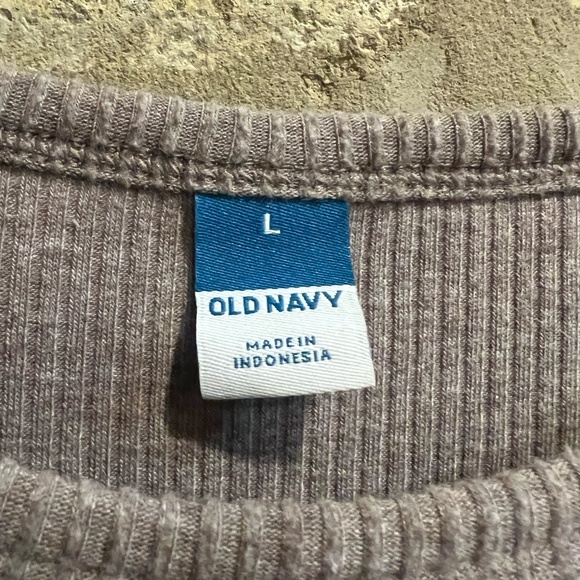 Classic & Comfortable Ribbed Long-Sleeve Tee - Old Navy (Size Large) - Picture 2 of 3